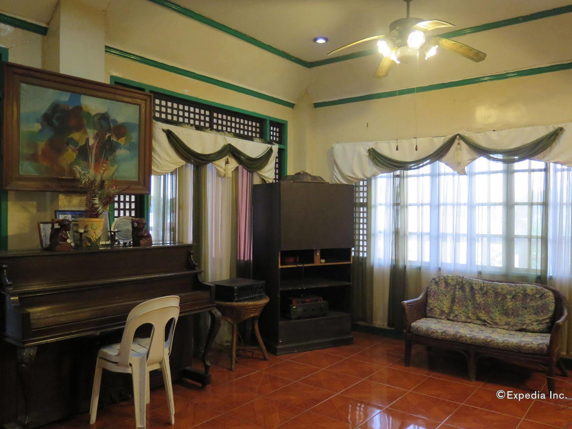 Villa Alzhun Tourist Inn And Restaurant Tagbilaran City Exterior foto